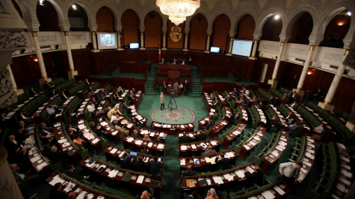 تواصل المشاورات في تونس لاقتراح خليفة لرئيس الحكومة المستقيل