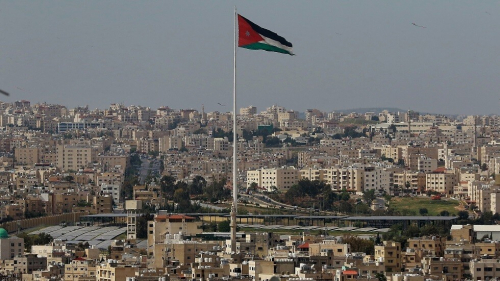 مراهق أردني يقتل والدته وهي نائمة بـ 30 طعنة في الرقبة