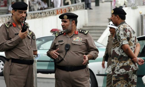 القنصل الفرنسي كان بين الحضور .. جرحى بانفجار استهدف مقبرة لغير المسلمين في جدة "صور"