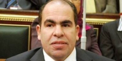 ياسر الهضيبي يهنئ الشعب المصري بـ عيد الميلاد المجيد