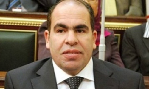 ياسر الهضيبي يهنئ الشعب المصري بـ عيد الميلاد المجيد