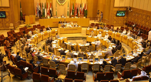 البرلمان العربي يؤكد دعمه الكامل لجهود مصر لعودة حركة الملاحة عبر قناة السويس