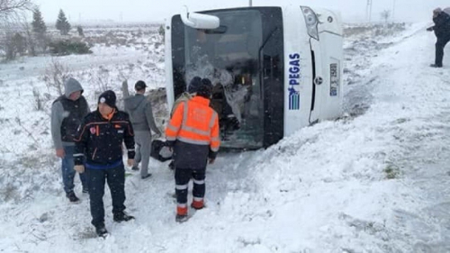 مصرع سائح روسي وإصابة 26 بحادث حافلة في تركيا
