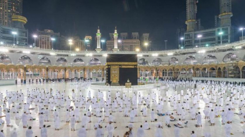 الملك سلمان يوافق على إقامة صلاة التراويح في الحرمين الشريفين