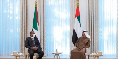 الشيخ محمد بن زايد يستقبل رئيس مجلس السيادة في السودان
