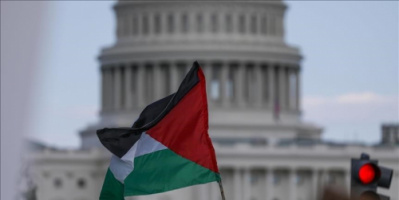 إسرائيل تقتل فلسطين..لافتة يرفعها نواب في مجلس "الشيوخ" بشيلي