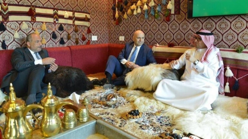 لبنان.. السفير السعودي يستقبل زواره بخيمة: لن نرحل اللبنانيين من المملكة