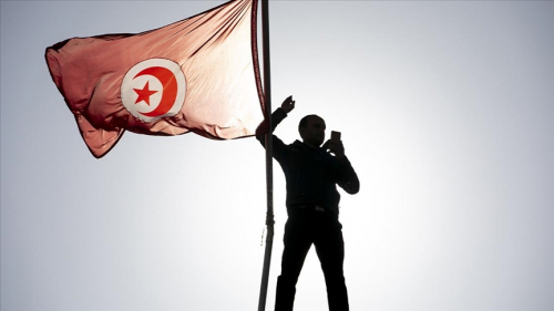 وسط صمت رسمي.. موقع بريطاني يتحدث عن مزاعم "انقلاب رئاسي" بتونس