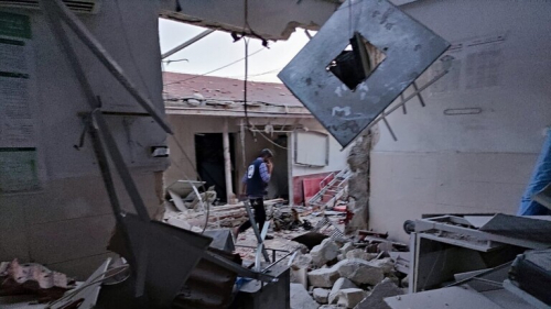 أنباء عن مقتل 13 شخصا بقصف صاروخي استهدف مستشفى في عفرين شمال سوريا