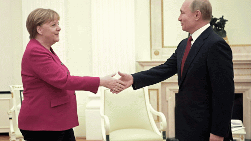 الكرملين: بوتين يطلع ميركل على نتائج قمته مع بايدن