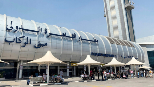 مصر.. غرامة ألف دولار على شركات الطيران حال نقل راكب لا يحمل شهادة PCR