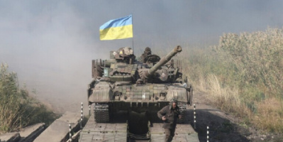 واشنطن تعلق مساعدات عسكرية لأوكرانيا بقيمة 100 مليون دولار