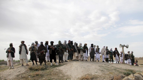 حركة "طالبان" تسيطر على معبرين حدوديين بين إيران وأفغانستان