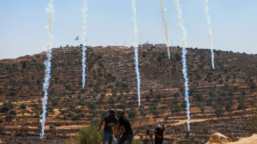 إصابة عشرات الفلسطينيين خلال مواجهات مع الجيش الإسرائيلي بجنوب نابلس