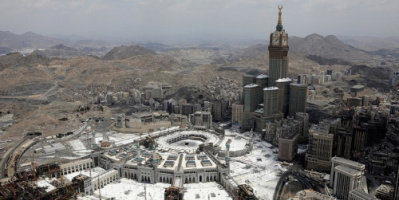 السعودية توقف إصدار تصاريح الصلاة بالحرم