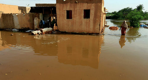 السودان يدعو للحذر بعد تزايد منسوب النيل.. والأمطار تدمر أكثر من 100 منزل