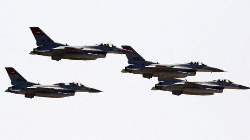 القوات الجوية المصرية واليونانية تنفذ تدريبا بإحدى القواعد في أثينا