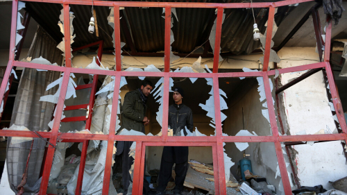 عشرات القتلى والجرحى جراء انفجار داخل مسجد في كابل