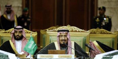 العاهل السعودي وولي العهد يبعثان ببرقيات تهنئة لمحمد بن زايد لانتخابه رئيسا للإمارات