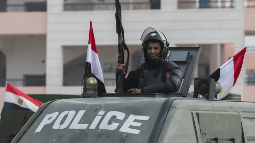 مصر.. مطالب بنقل أشهر ناشط مضرب عن الطعام لمركز إصلاح وتأهيل