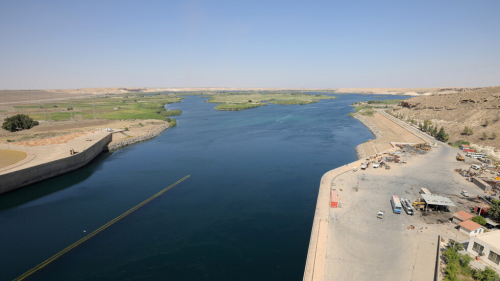 مصر مستعدة لإنشاء محطة مياه على نهر الفرات في العراق
