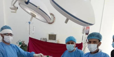  طبيب استشاري ينجح بإجراء عملية جراحية بالغة التعقيد لتثبيت كسور في منطقة الحوض
