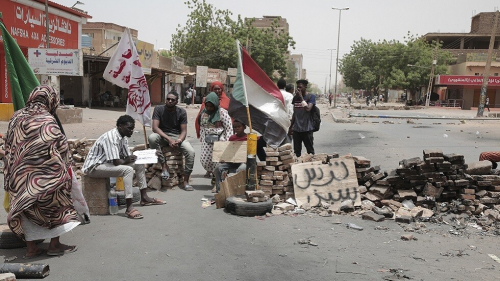 أطباء السودان: 11 جريحا في فض اعتصام معارض للعسكر بالخرطوم