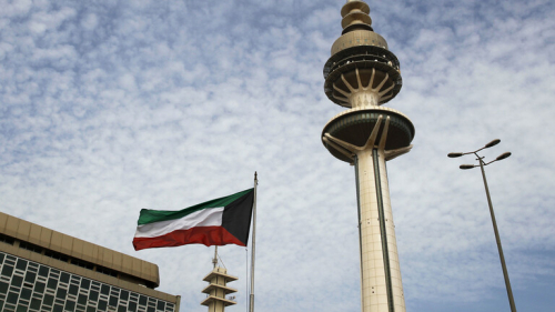 الداخلية الكويتية تعلن ضبط 20 شخصا من جنسيات مختلفة يقومون بأعمال منافية للآداب وسمسرة 