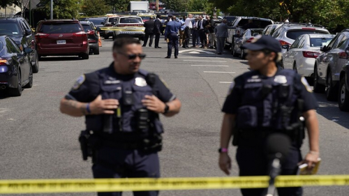 الشرطة الأمريكية: مقتل شخص وإصابة اثنين بحادث طعن في مدرسة ثانوية
