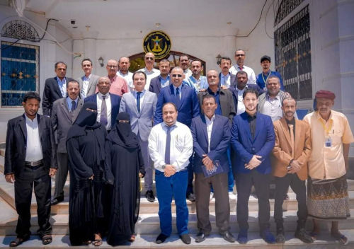 الرئيس عيدروس الزُبيدي يلتقي المكتب السياسي للمجلس الأعلى للحراك الثوري