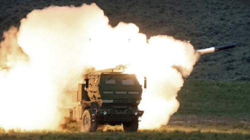 بودولاك: أوكرانيا تتفاوض لتوريد صواريخ وطائرات لقصف القرم