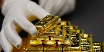 الذهب يتماسك فوق 2000 دولار وسط ترقب لمسار الفائدة الأميركية