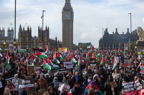 عشرات آلاف يتظاهرون في لندن دعماً لغزة وضد العدوان الإسرائيلي