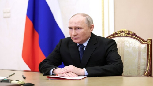 "نحن نؤمن بالشباب".. بوتين يؤكد انفتاح روسيا على الحوار مع جمع دول العالم!