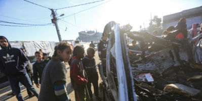 8 قتلى بقصف إسرائيلي استهدف سيارة شرطة وسط غزة