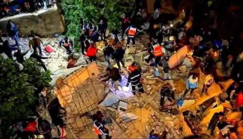  فاجعة تهز فاس: انهيار مبنى "آيل للسقوط" يدفن 9 أشخاص تحت الأنقاض والسلطات تستنفر