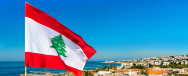واشنطن تأمر بإجلاء موظفيها غير الأساسيين وعائلاتهم من لبنان بسبب تصاعد التوتر الإقليمي