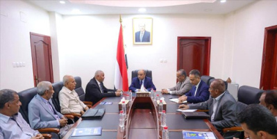 من عطّل رئة عدن الاقتصادية.. بن بريك يأمر بإعادة تشغيل المصافي بعد عقد من الموت السريري ويهدد بفتح ملفات الفساد