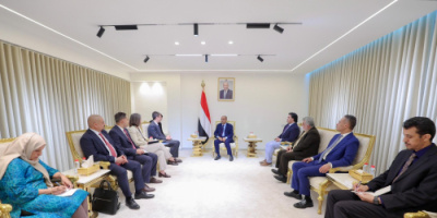 الحكومة اليمنية تستنجد بالبنك الدولي لإنقاذها من الانهيار.. فهل يستجيب "الدائن الأخير"؟