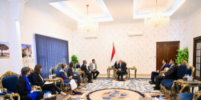 في لقاء مع سفراء أوروبا.. العليمي يلقي بقنبلة "اغتيال المبعوث الأممي".. وتفاصيل الزمان والمكان في علم الغيب