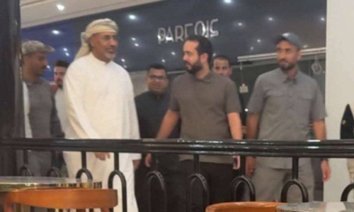 حرب المولات تشتعل في عدن.. الزُبيدي يطارد ظل البركاني في قلب العاصمة