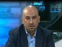 الدبلوماسي الجهمي ينتقد قرار المحرمي بإيقاف مدير أمن المنطقة الحرة بعدن: تجاوز دستوري وخلط في السلطات