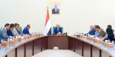 بن بريك يأمر بالتحقيق العاجل… ما كشفته الحكومة عن البناء في مجاري السيول بعدن يفجر مفاجآت