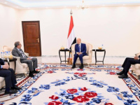 ملف سري على طاولة الرئيس العليمي... ما علاقة رواتب القضاة بالحرب على الفساد