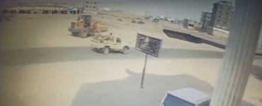 السلطة المحلية بمديرية البريقة تدين وتستنكر واقعة الإعتداء واحتجاز الجهات المكلفة بإزالة البناء العشوائي ( بيان + فيديو )