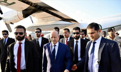 العليمي من عدن: استعادة مؤسسات الدولة وتخفيف معاناة المواطنين أولوية وطنية