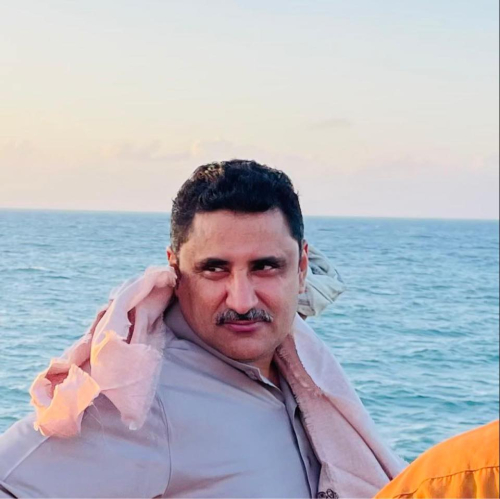 النيابة أفرجت عنه والسلطات تبقيه معتقلاً... أسرة الشيخ عصام هزاع تطلق نداءً عاجلًا لإنقاذ حياته بعد تدهور صحته في السجن