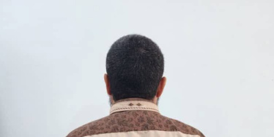 فعل به ما لا يتصوره عقل... لن تصدق كيف استولى هذا الإمام على 41 مليون ريال من طفل في شبوة