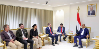 خطة إنقاذ بريطانية.. تفاصيل اجتماع عدن الذي وضع «الطاقة» و«أمن البحر» على الطاولة