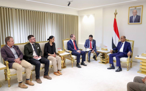 خطة إنقاذ بريطانية.. تفاصيل اجتماع عدن الذي وضع «الطاقة» و«أمن البحر» على الطاولة